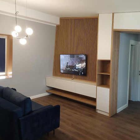 Lovely Apartment Ioana Târgu Neamț Zewnętrze zdjęcie